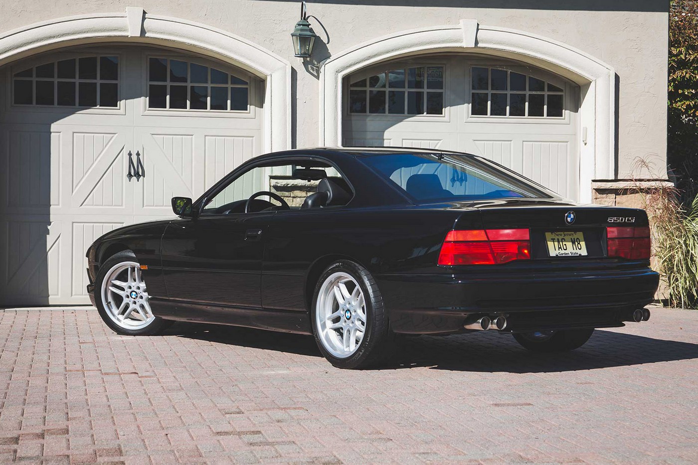 Name:  1994-BMW-850CSi-rear-three-quarter-01.jpg
Views: 4349
Size:  333.5 KB