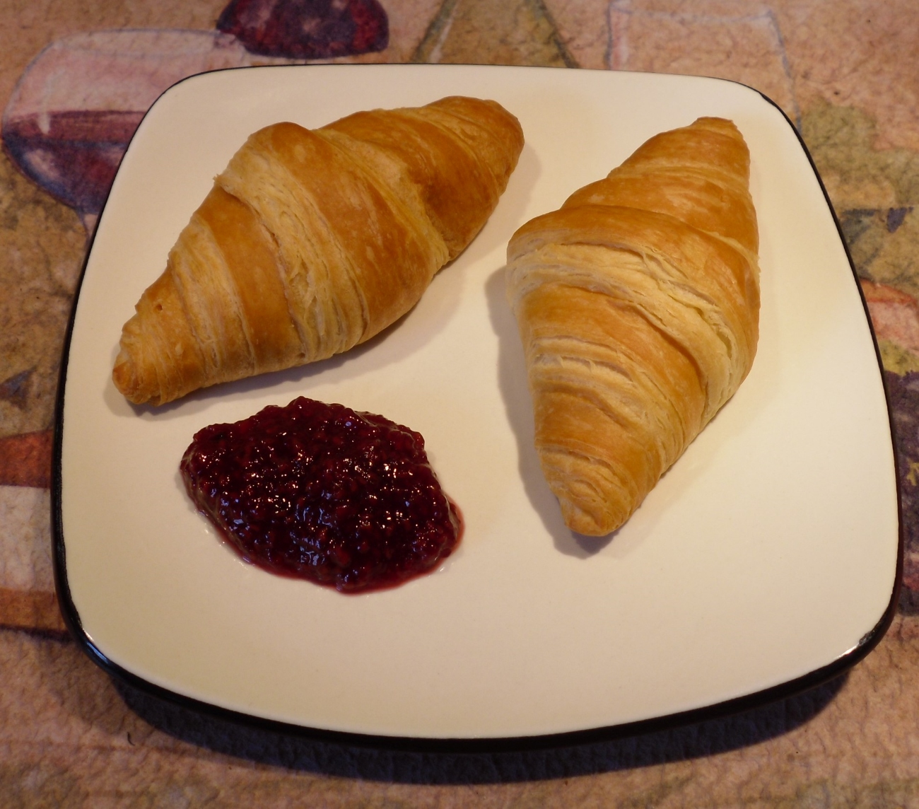 Name:  Croissants..JPG
Views: 879
Size:  614.9 KB