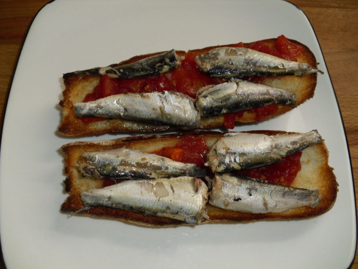 Name:  Sardines..JPG
Views: 566
Size:  128.3 KB