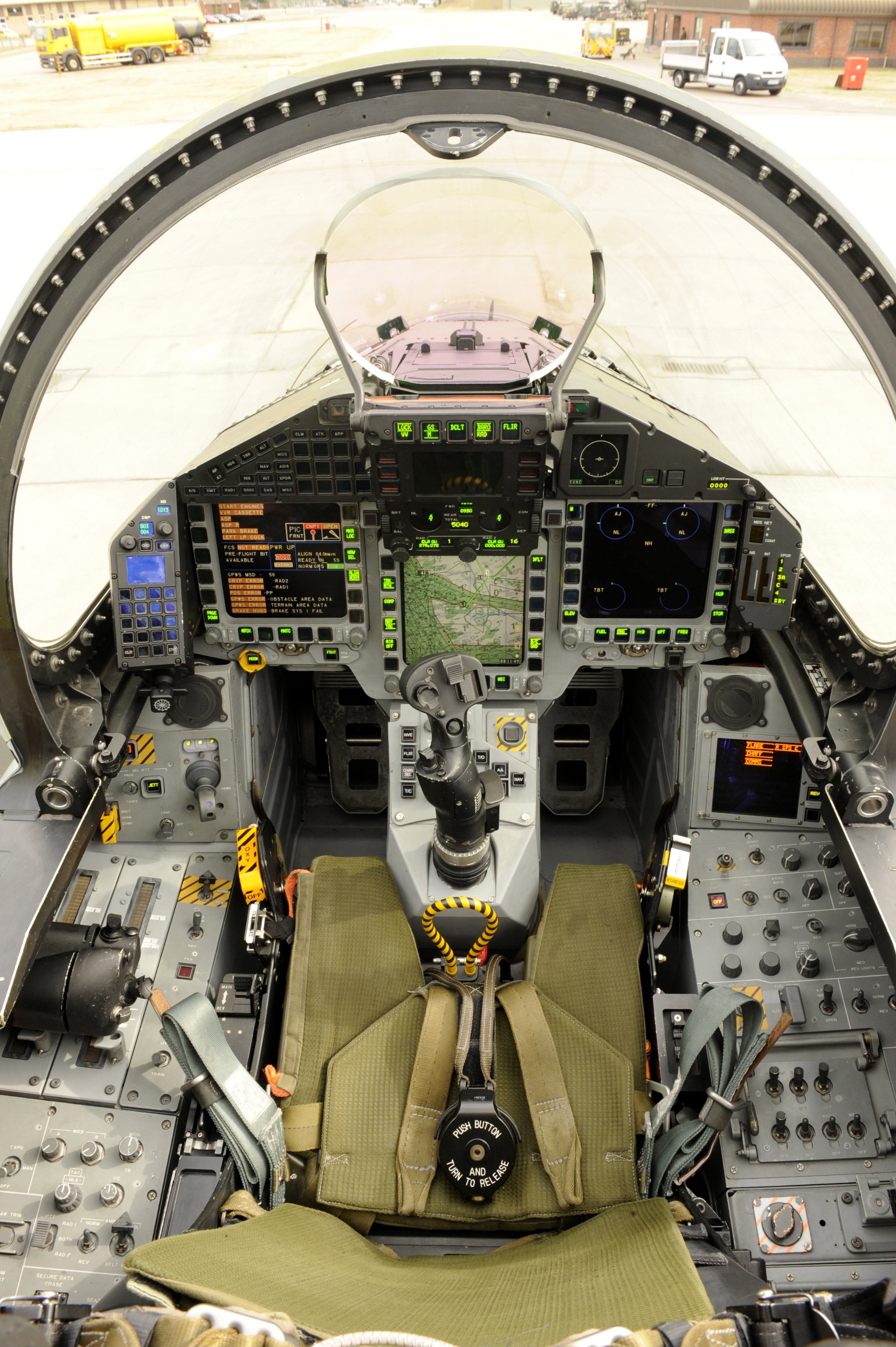 Name:  Eurofighter_Cockpit.jpg
Views: 524
Size:  1.86 MB